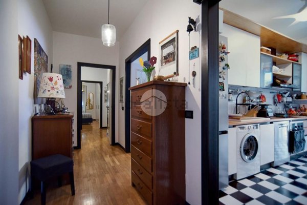 appartamento in vendita a Milano in zona Lorenteggio