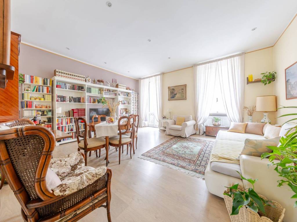 appartamento in vendita a Milano in zona Porta Genova