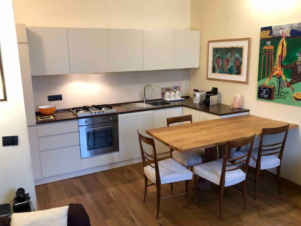 appartamento in vendita a Milano in zona Bocconi