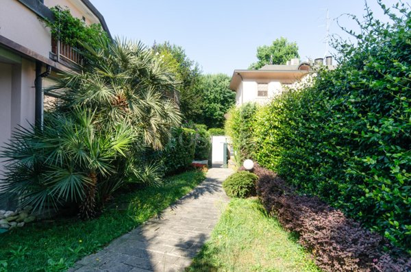 appartamento in vendita a Milano in zona Gallaratese