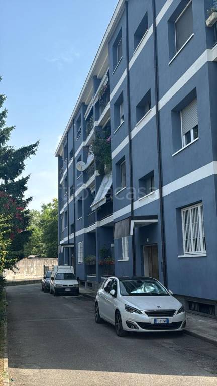 appartamento in vendita a Milano in zona Lambrate