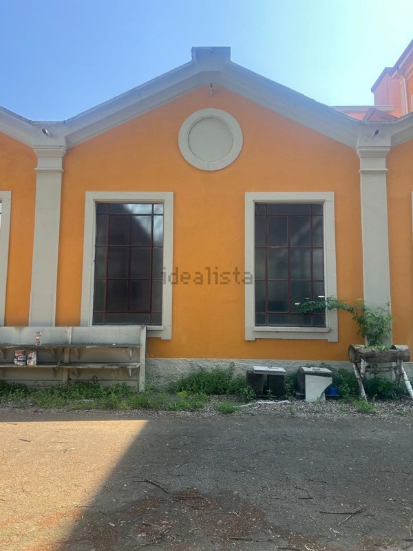 ufficio in vendita a Milano in zona Crescenzago