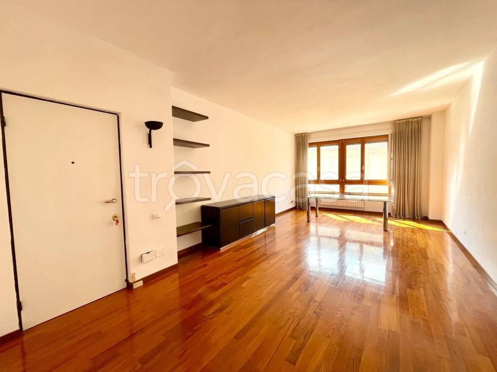 appartamento in vendita a Milano in zona Solari