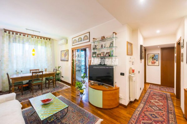 appartamento in vendita a Milano in zona Lorenteggio