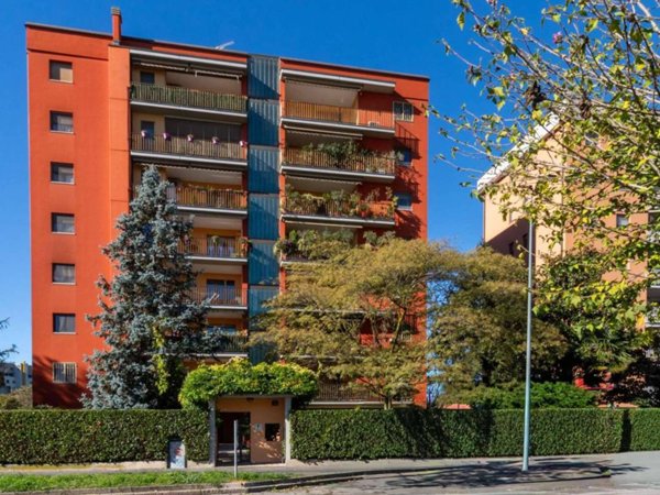 appartamento in vendita a Milano in zona Famagosta