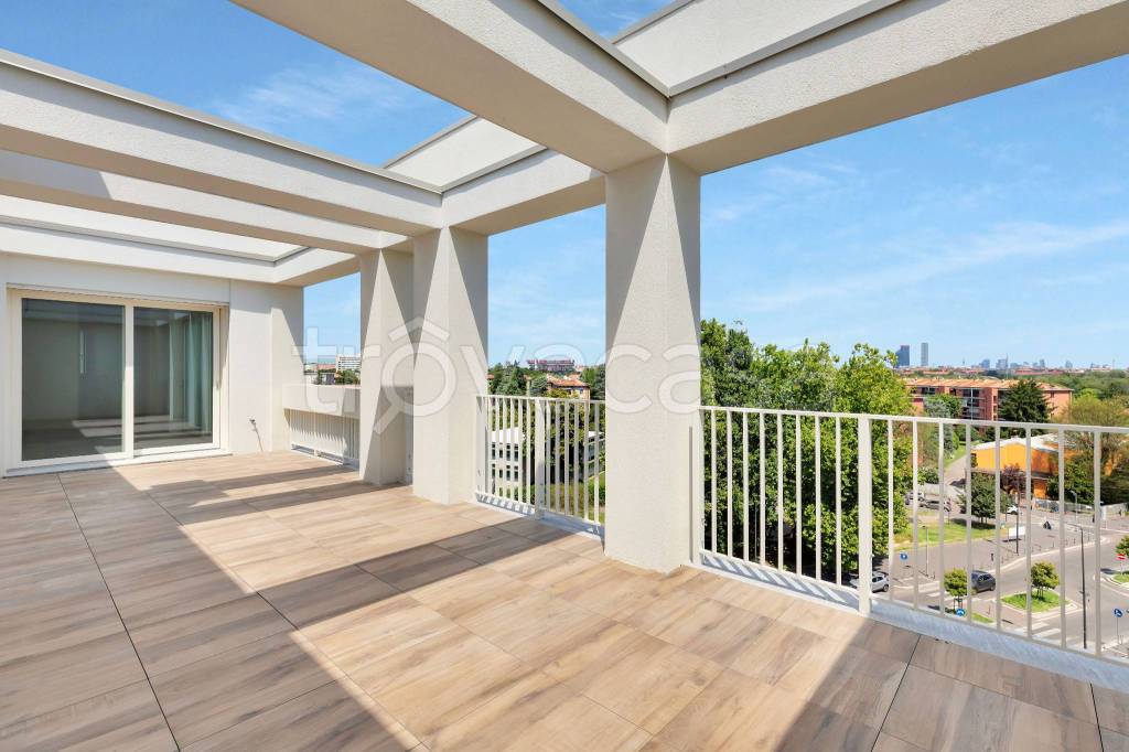 appartamento in vendita a Milano in zona Forze Armate