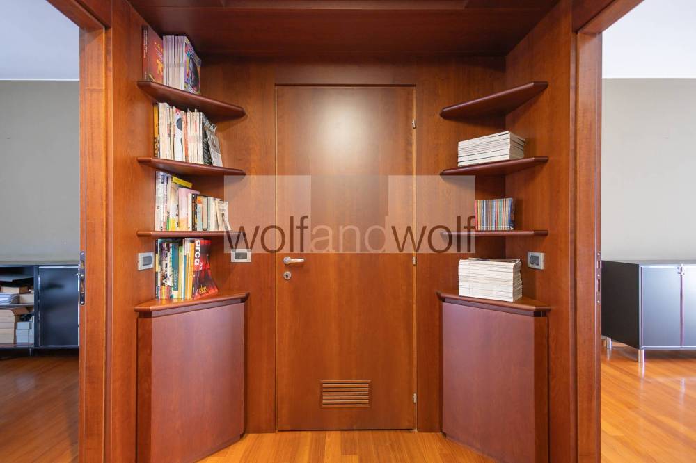 ufficio in vendita a Milano in zona Città Studi