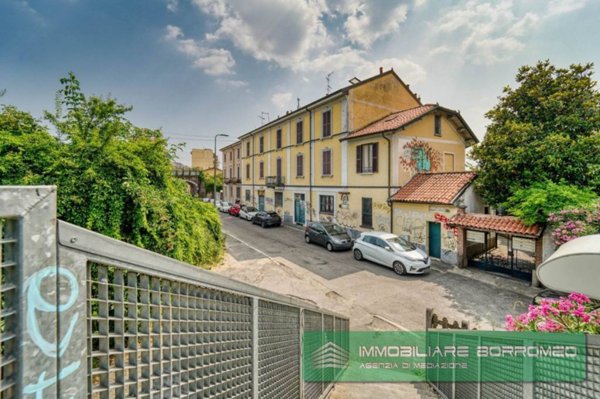 appartamento in vendita a Milano in zona Segnano