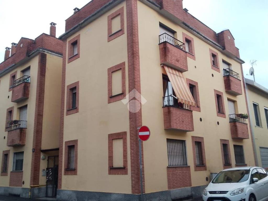 appartamento in vendita a Milano in zona Adriano