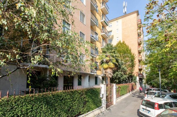 appartamento in vendita a Milano in zona Rembrandt