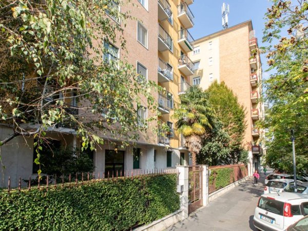 appartamento in vendita a Milano in zona Rembrandt