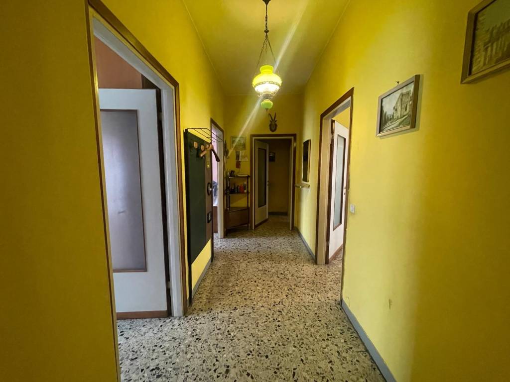 appartamento in vendita a Milano in zona Corvetto