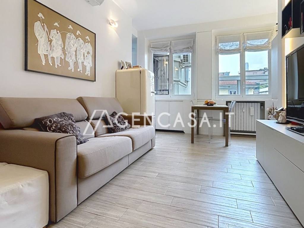 appartamento in vendita a Milano in zona Sempione