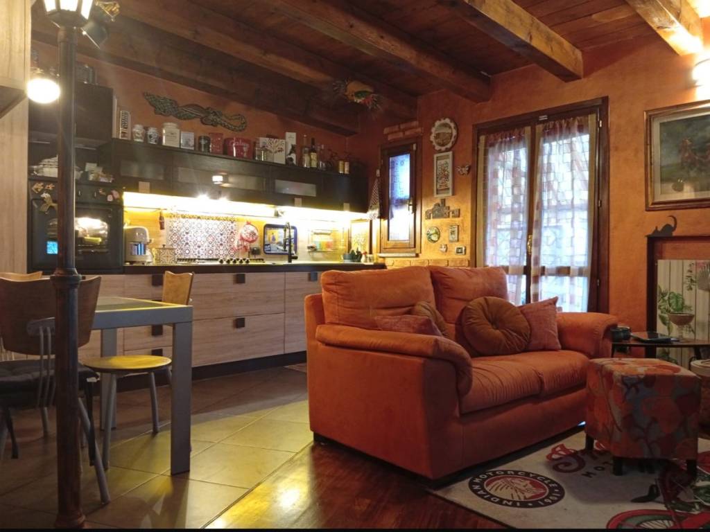 appartamento in vendita a Milano in zona Piazzale Lodi