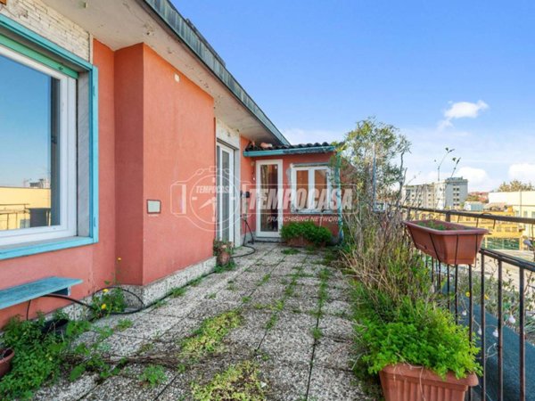 appartamento in vendita a Milano in zona Piazzale Lodi