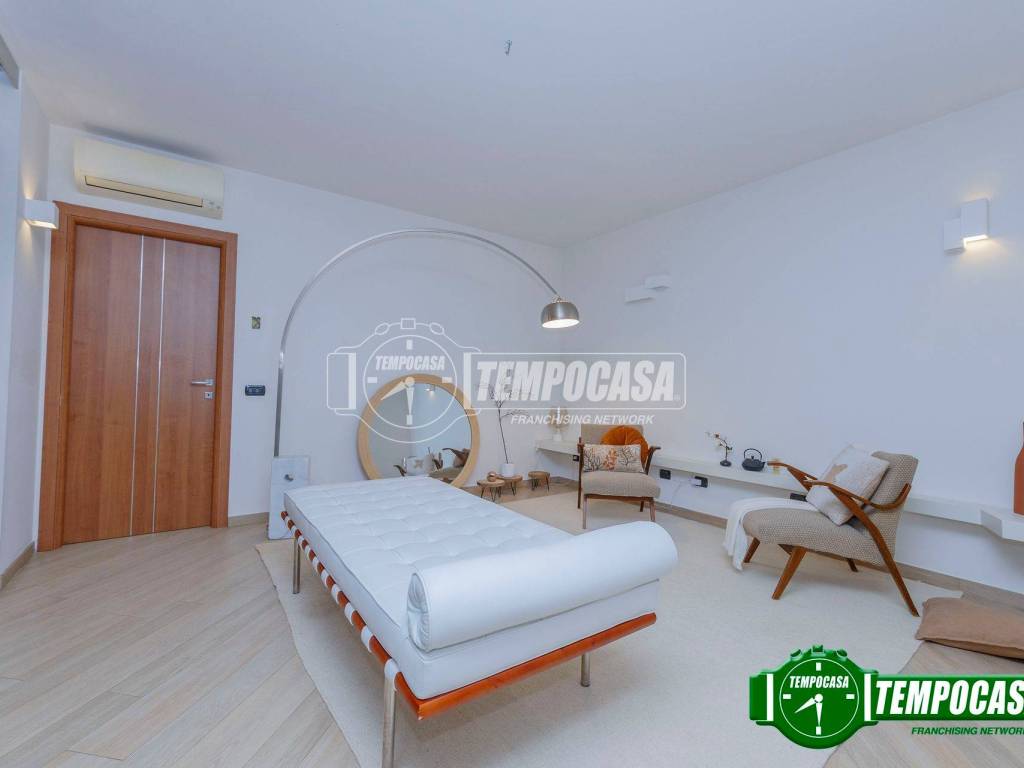 appartamento in vendita a Milano in zona Molino Dorino