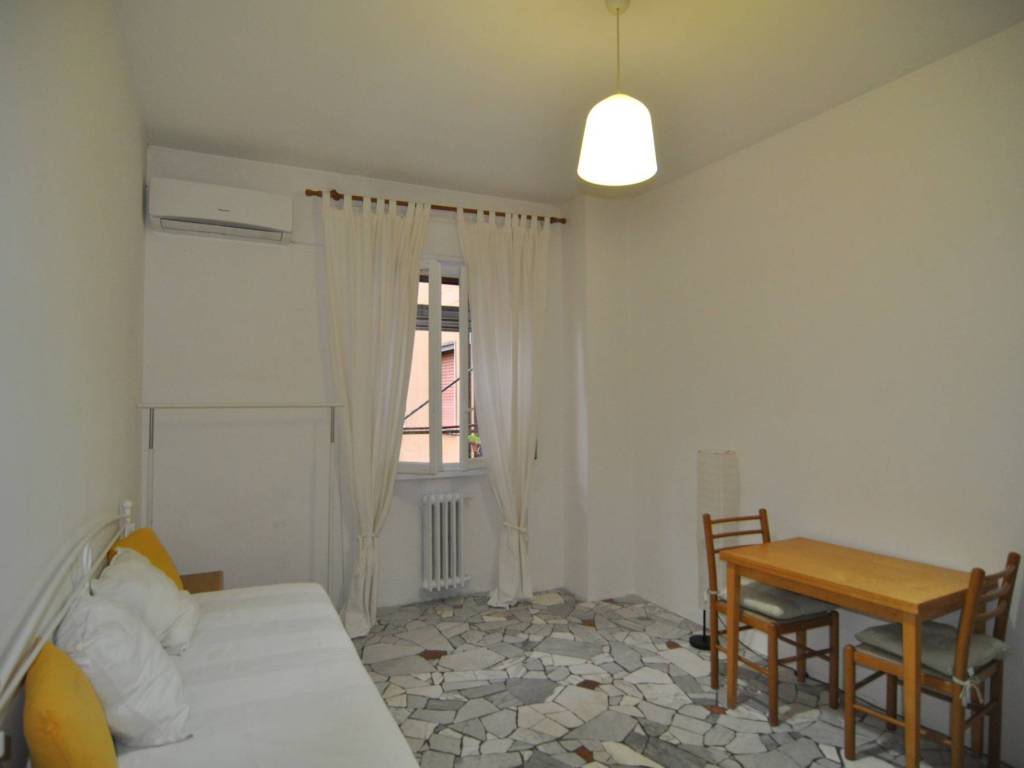 appartamento in vendita a Milano in zona Lorenteggio