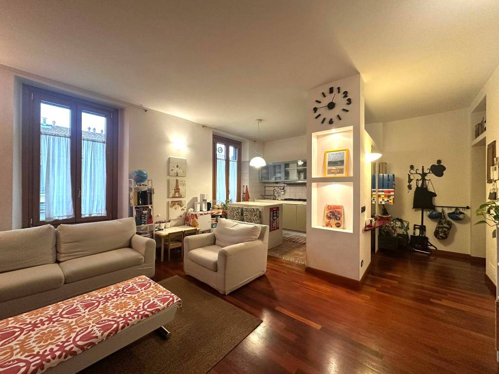 appartamento in vendita a Milano in zona Bocconi