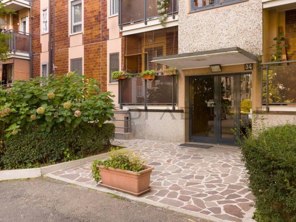appartamento in vendita a Milano in zona Gallaratese