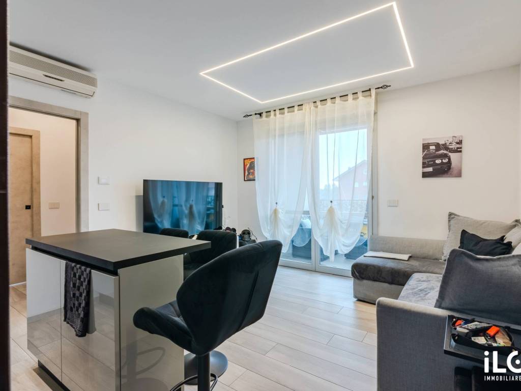 appartamento in vendita a Milano in zona Famagosta