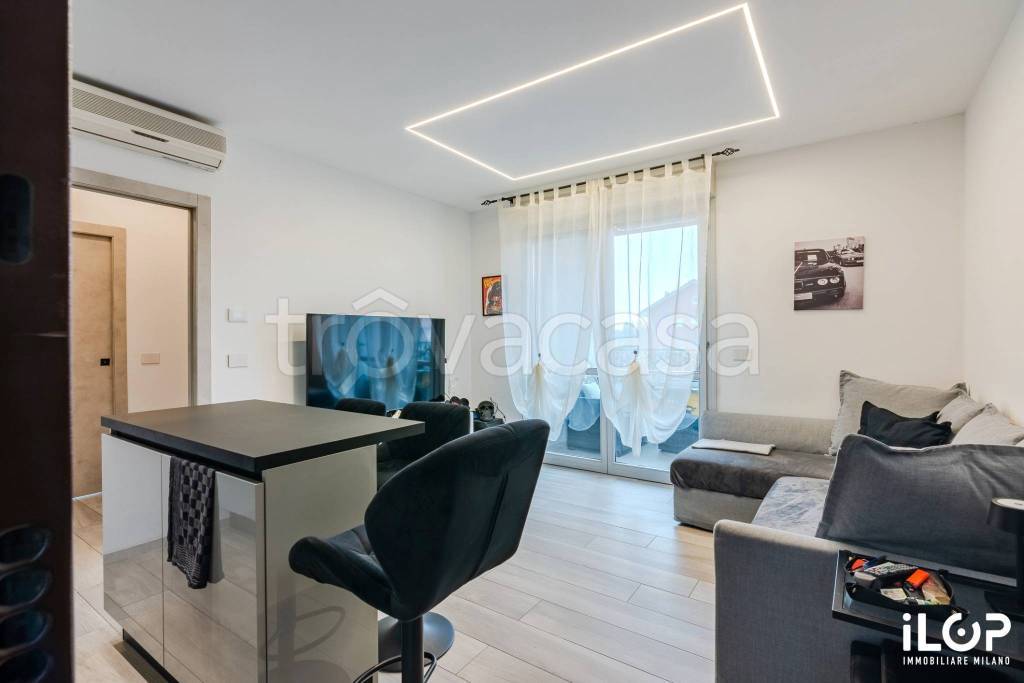 appartamento in vendita a Milano in zona Famagosta