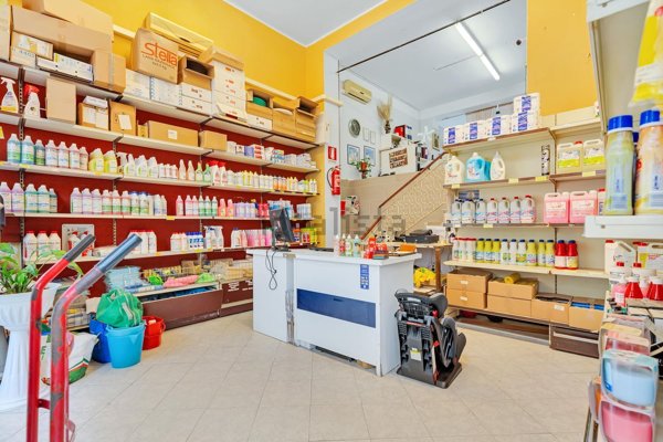 casale in vendita a Milano in zona Baggio