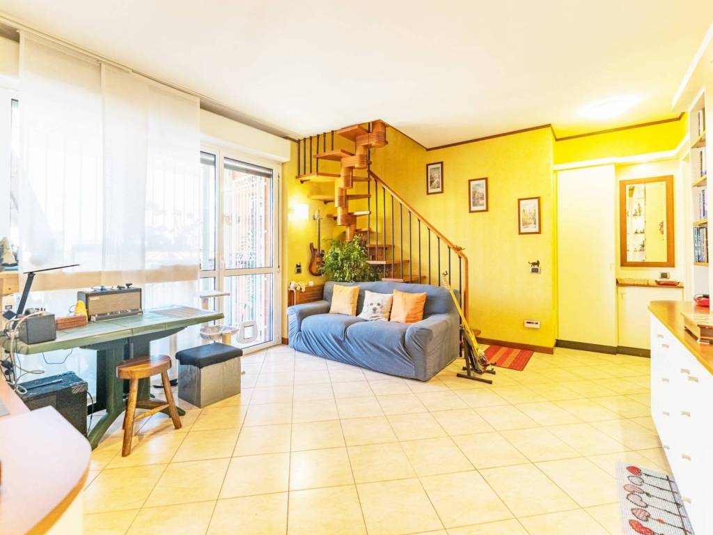 appartamento in vendita a Milano in zona Vigentino