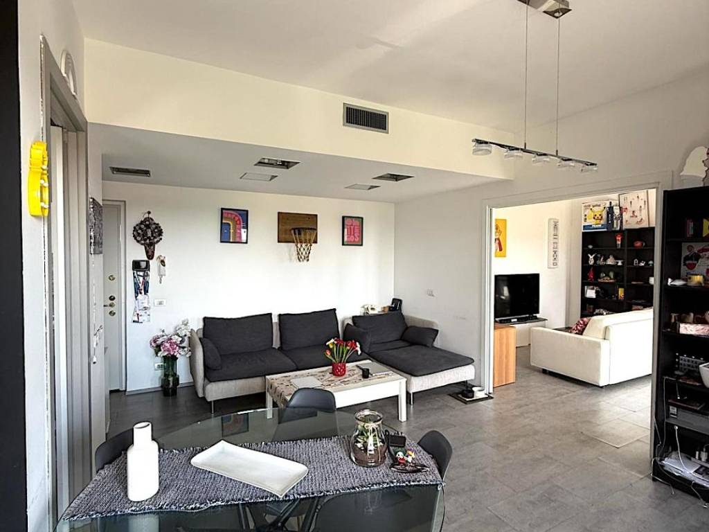 appartamento in vendita a Milano in zona Corvetto