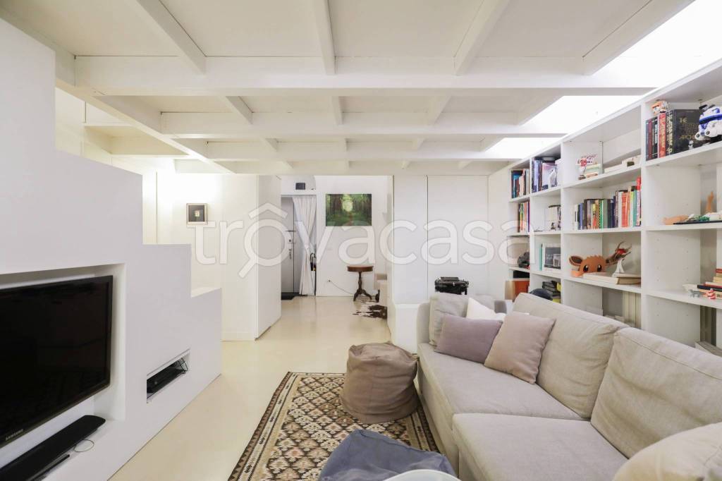 appartamento in vendita a Milano in zona Solari