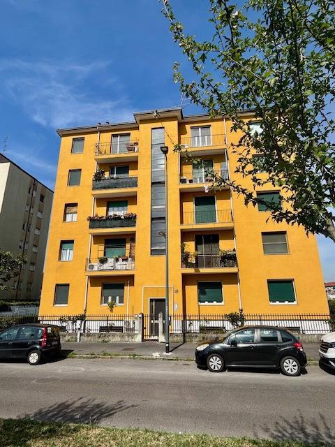 appartamento in vendita a Milano in zona Barona