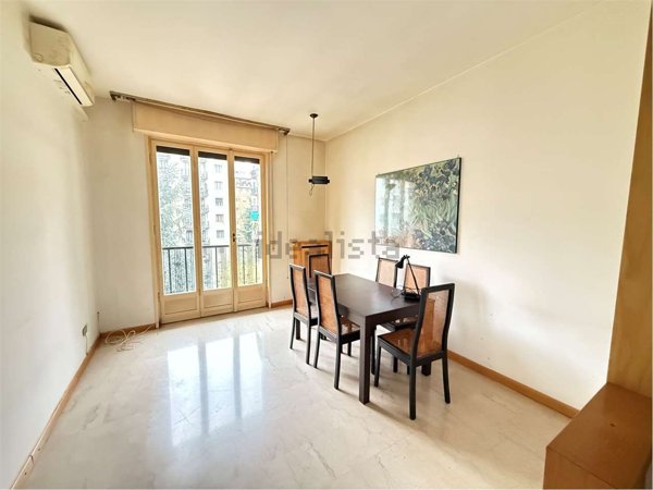 appartamento in vendita a Milano in zona Lorenteggio