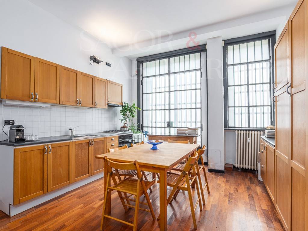 appartamento in vendita a Milano in zona Il Portello