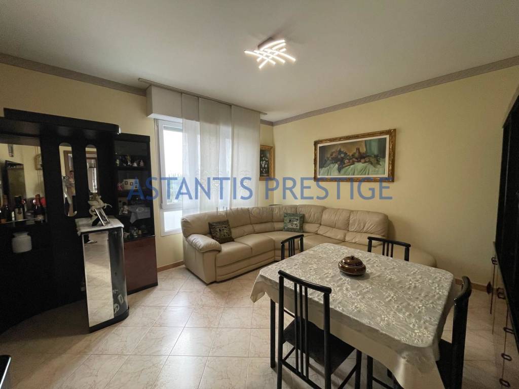 appartamento in vendita a Milano in zona Quartiere degli Olmi