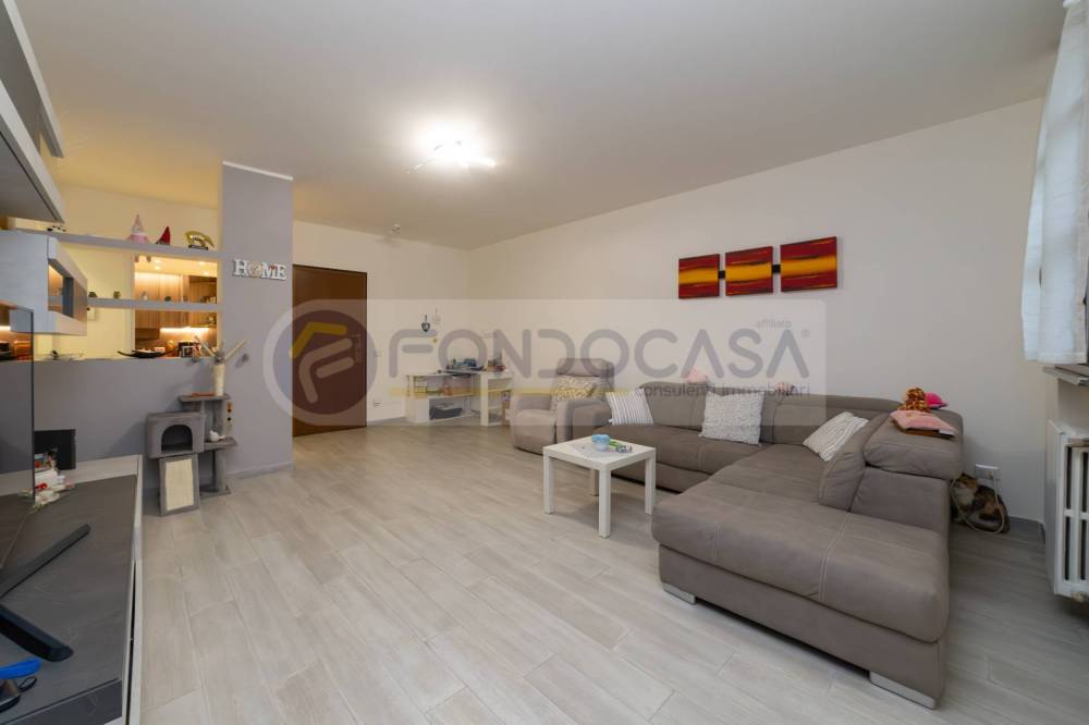 appartamento in vendita a Milano in zona Adriano