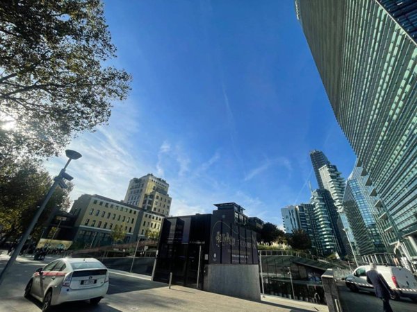 appartamento in vendita a Milano in zona Porta Nuova