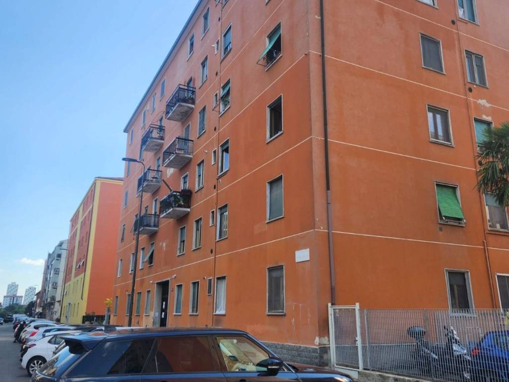 appartamento in vendita a Milano in zona Baggio
