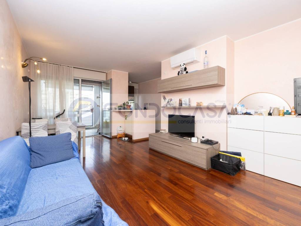 appartamento in vendita a Milano in zona Adriano