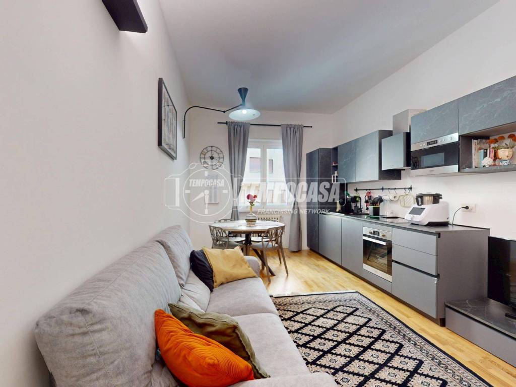 appartamento in vendita a Milano in zona Cagnola