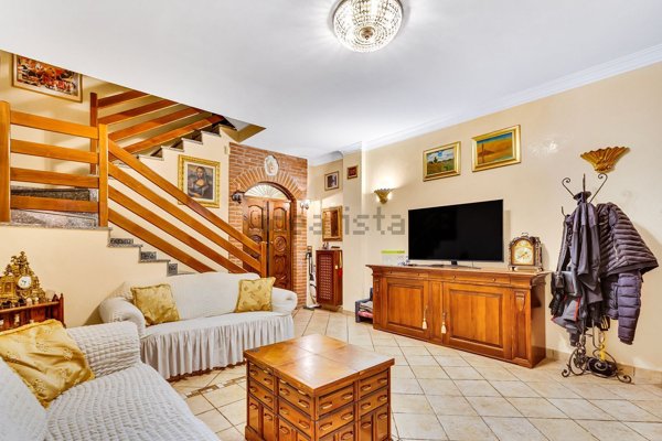 appartamento in vendita a Milano in zona Muggiano