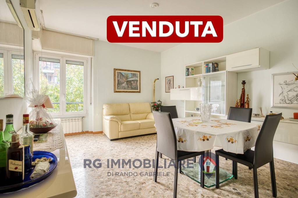 appartamento in vendita a Milano in zona Famagosta