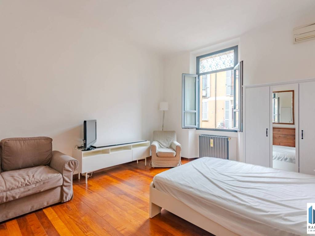 appartamento in vendita a Milano in zona Guastalla