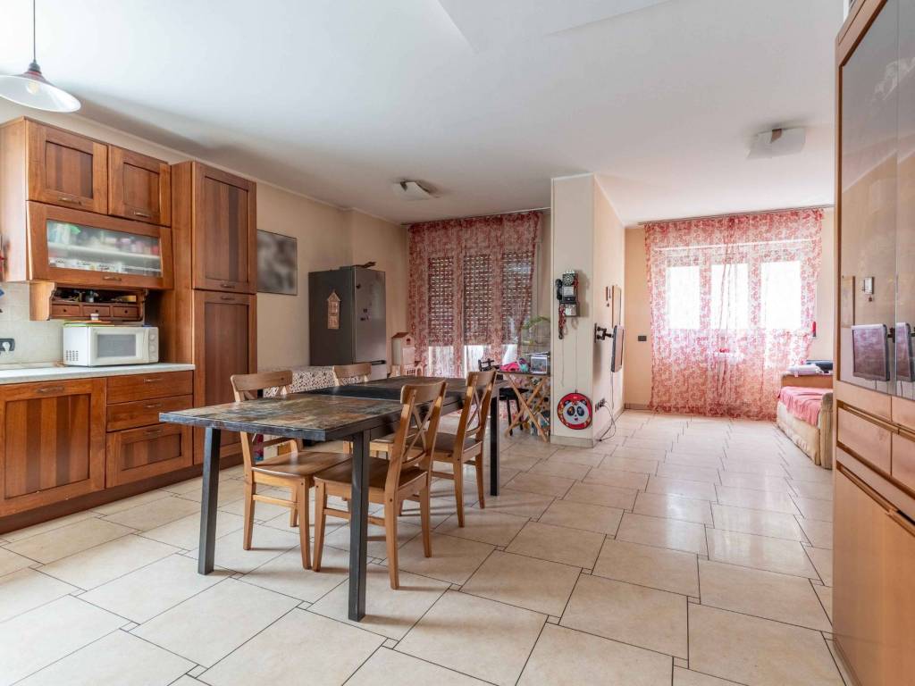 appartamento in vendita a Milano in zona Chiesa Rossa