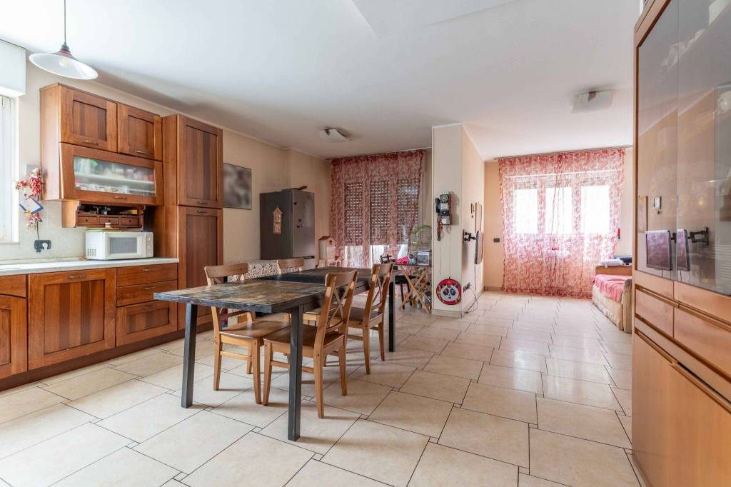 appartamento in vendita a Milano in zona Chiesa Rossa