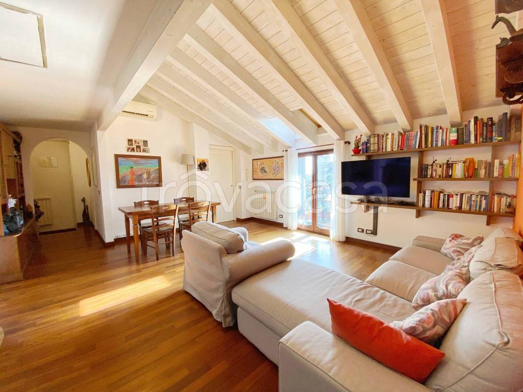 appartamento in vendita a Milano in zona Città Studi