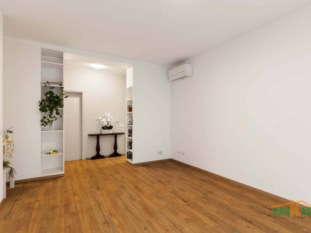 appartamento in vendita a Milano in zona Isola