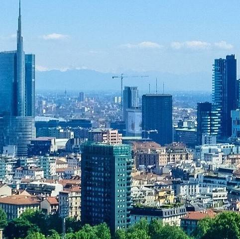 appartamento in vendita a Milano in zona Lorenteggio