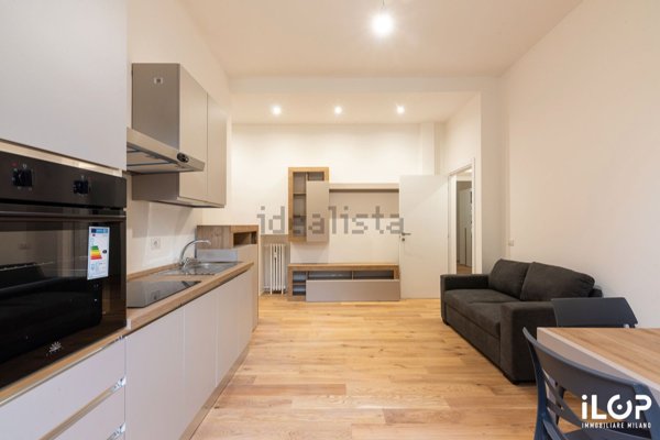 appartamento in vendita a Milano in zona Lorenteggio