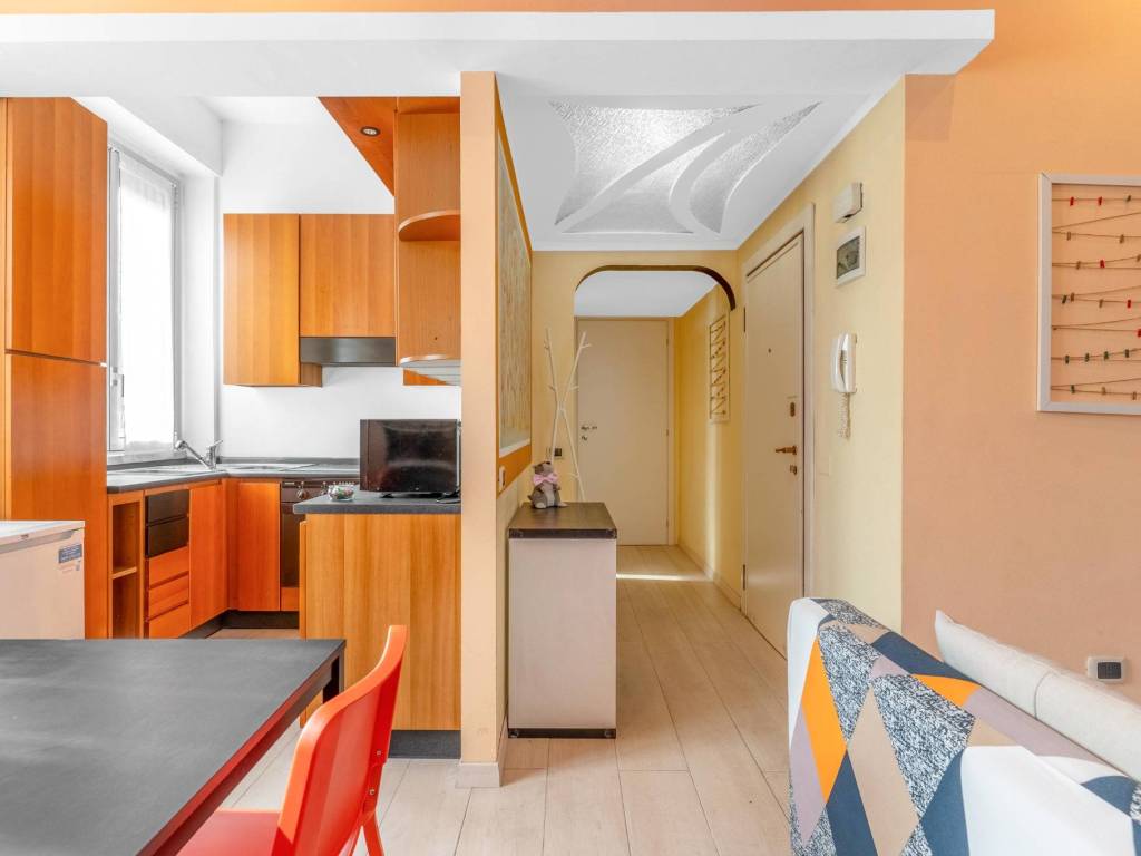 appartamento in vendita a Milano in zona Famagosta