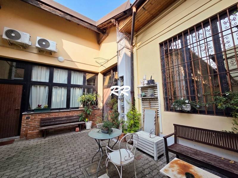 appartamento in vendita a Milano in zona Barona