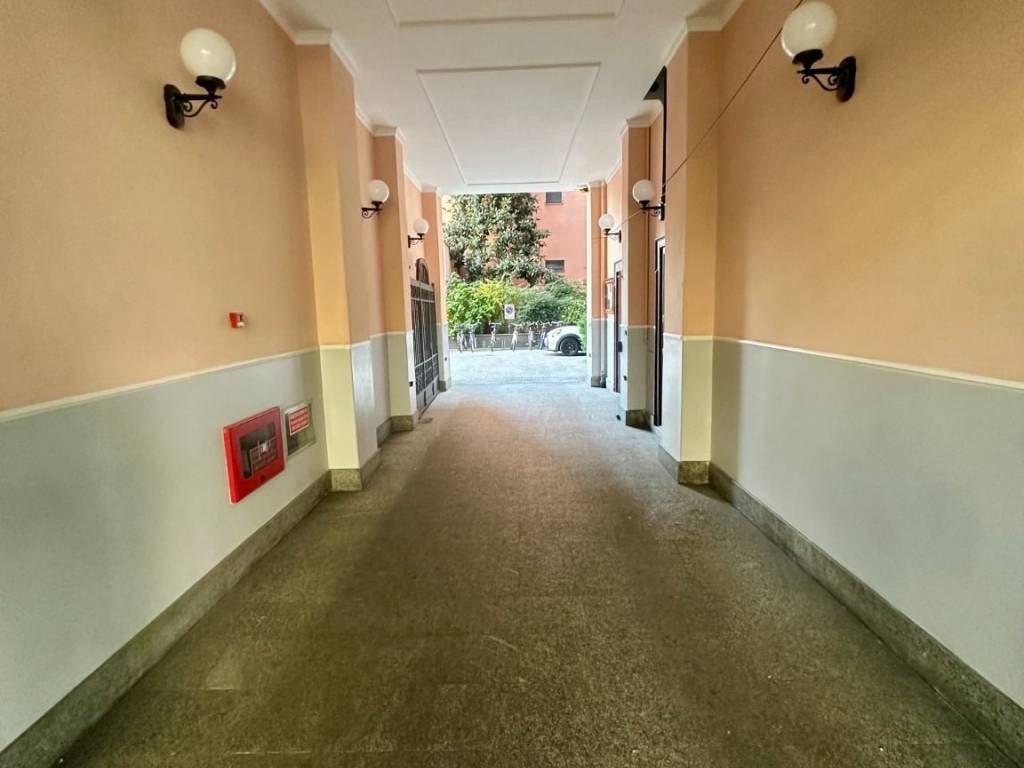 appartamento in vendita a Milano in zona Porta Vittoria